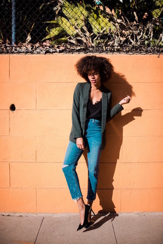 Как носить джинсы с пиджаком женщине: Пиджак и джинсы — необходимые вещи в арсенале любительниц расслабленного стиля. Что касается обуви, можно дополнить образ черными замшевыми туфлями.