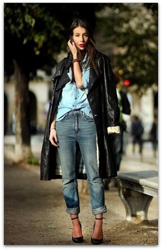 Какие джинсовые рубашки носить с синими джинсами в 30 лет женщине в стиле смарт-кэжуал: Джинсовая рубашка и синие джинсы — отличный образ, если ты хочешь создать расслабленный, но в то же время модный образ. Черные кожаные туфли выгодно дополнят этот лук.