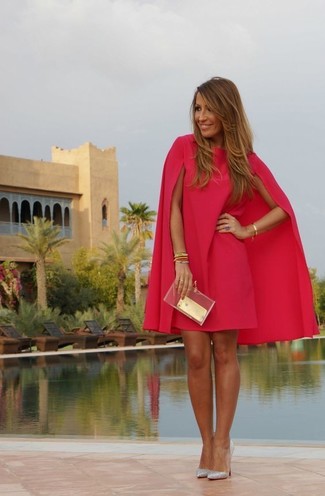 Ярко-розовое платье прямого кроя от Gianluca Capannolo