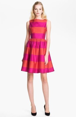 Ярко-розовое платье с плиссированной юбкой в горизонтальную полоску от P.A.R.O.S.H.