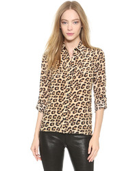 Бежевая блуза на пуговицах с леопардовым принтом
