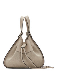 Бежевая кожаная большая сумка от Loewe