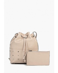 Бежевая кожаная сумка-мешок от Vitacci