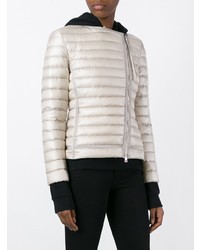 Женская бежевая куртка-пуховик от Moncler