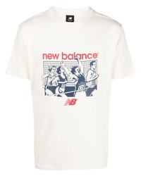 Мужская бежевая футболка с круглым вырезом с принтом от New Balance