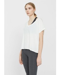 Женская бежевая футболка от Mango