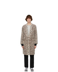 Бежевое длинное пальто с леопардовым принтом