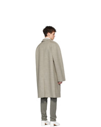 Бежевое длинное пальто от Maison Margiela