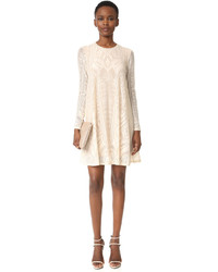 Бежевое кружевное платье от BCBGMAXAZRIA