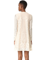 Бежевое кружевное платье от BCBGMAXAZRIA