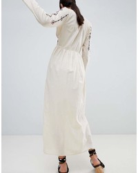 Бежевое платье-макси с вышивкой от Boohoo