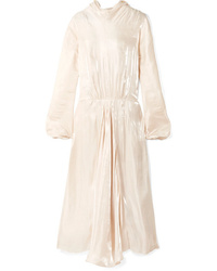 Бежевое шелковое вечернее платье с рюшами