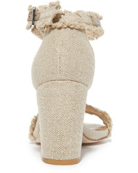 Женские бежевые босоножки из плотной ткани от Stuart Weitzman