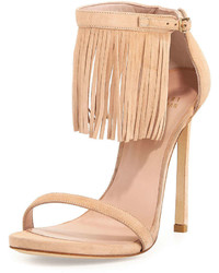 Бежевые босоножки на каблуке c бахромой