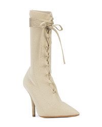 Бежевые ботильоны на шнуровке от Yeezy