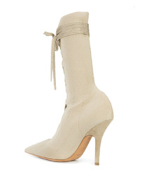 Бежевые ботильоны на шнуровке от Yeezy