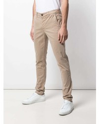 Бежевые брюки чинос от AG Jeans