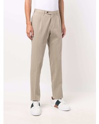 Бежевые брюки чинос от Lardini