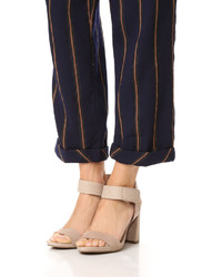 Женские бежевые замшевые босоножки от Pedro Garcia