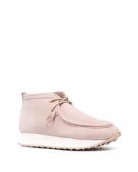 Бежевые замшевые ботинки дезерты от Leandro Lopes