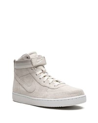 Мужские бежевые замшевые высокие кеды от Nike