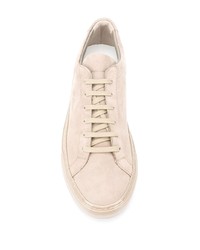 Мужские бежевые замшевые низкие кеды от Common Projects