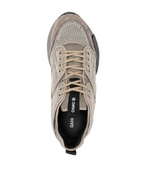 Мужские бежевые замшевые низкие кеды от Oamc