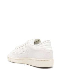 Мужские бежевые замшевые низкие кеды от adidas