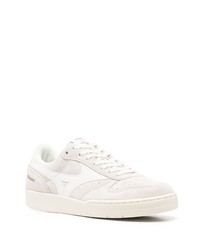 Мужские бежевые замшевые низкие кеды от Mizuno