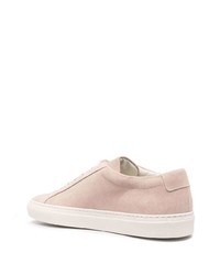 Мужские бежевые замшевые низкие кеды от Common Projects