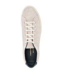 Мужские бежевые замшевые низкие кеды от Common Projects