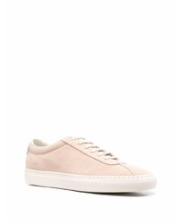 Мужские бежевые замшевые низкие кеды от Common Projects