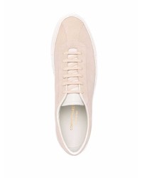 Мужские бежевые замшевые низкие кеды от Common Projects