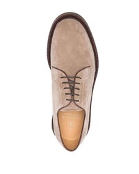 Бежевые замшевые туфли дерби от Brunello Cucinelli