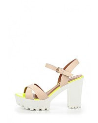 Бежевые кожаные босоножки на каблуке от Inario