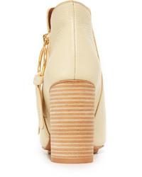 Бежевые кожаные ботильоны от See by Chloe