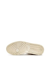 Мужские бежевые кожаные высокие кеды от Jordan