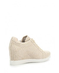 Бежевые кожаные кроссовки на танкетке от Keddo