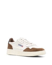 Мужские бежевые кожаные низкие кеды от AUTRY