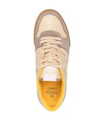 Мужские бежевые кожаные низкие кеды от Fendi