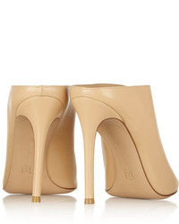 Бежевые кожаные сабо от Gianvito Rossi