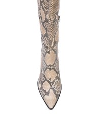 Бежевые кожаные сапоги со змеиным рисунком от Dolce Vita