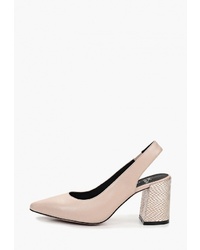 Бежевые кожаные туфли от Baden