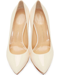 Бежевые кожаные туфли от Charlotte Olympia