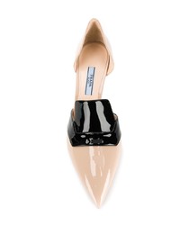 Бежевые кожаные туфли от Prada