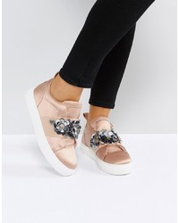 Бежевые низкие кеды с украшением