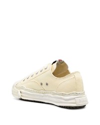 Мужские бежевые низкие кеды от Maison Mihara Yasuhiro