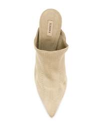 Бежевые сабо от Yeezy