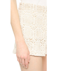 Женские бежевые сатиновые шорты от Alice + Olivia