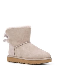 Бежевые угги от UGG Australia